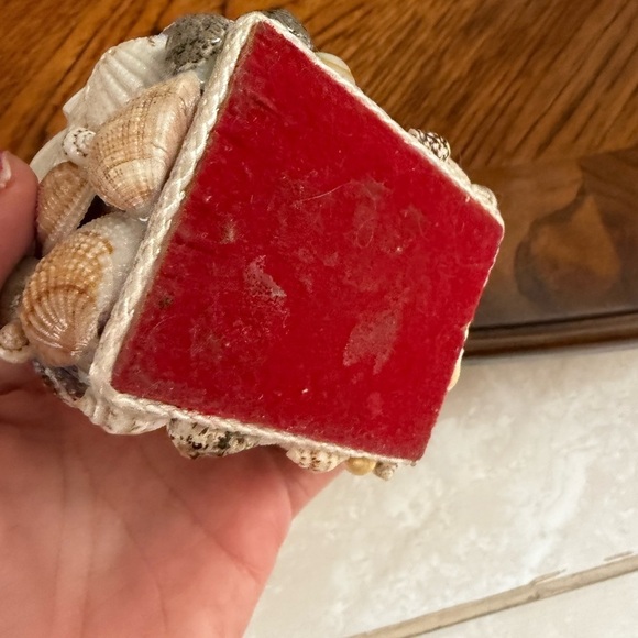 vintage shell trinket box - Picture 3 of 7